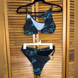 PrettyLittleThing Black and Teal O-Ring Bikini Set 6/8